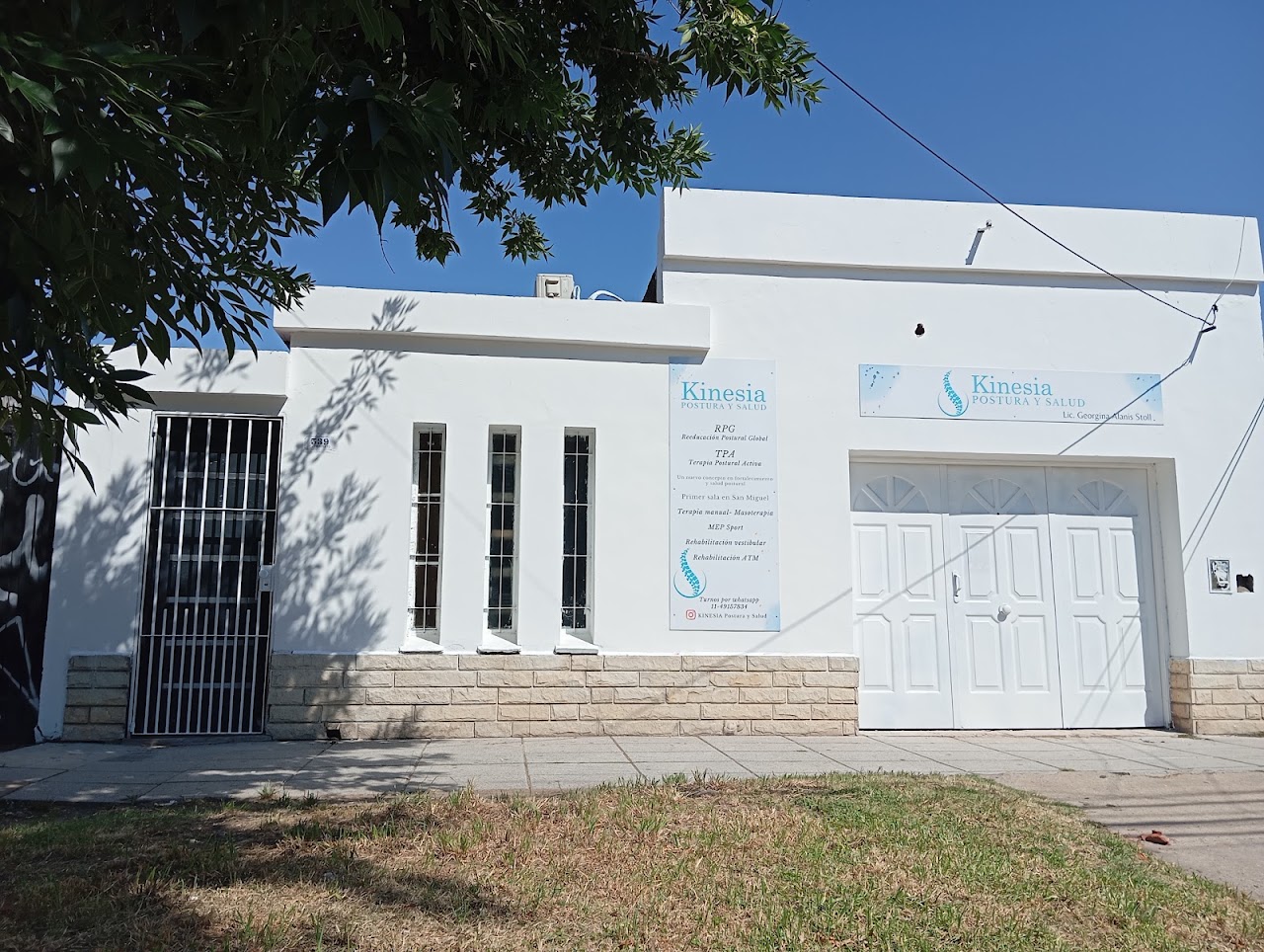 Fachada y recepción de Kinesia Kinesiología y Fisioterapia en San Miguel